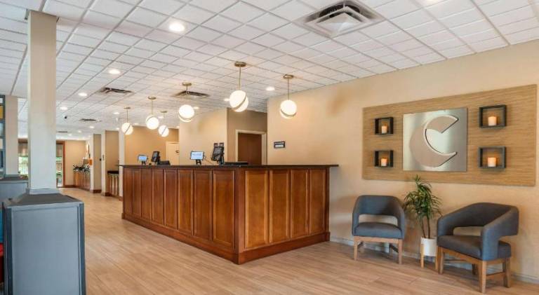 Comfort Inn & Suites — photo 4
