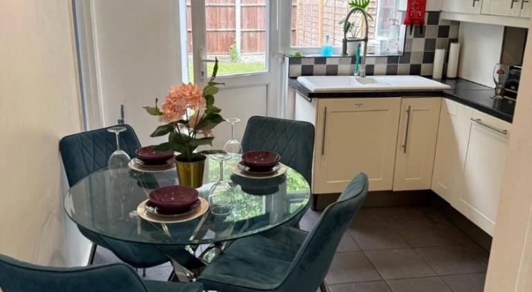 Vacation home with jacuzzi in Milton Keynes