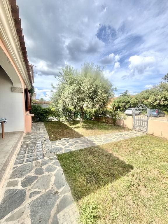 Rental apartment with yard | Garden view — photo 5