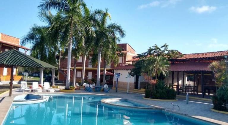 Apartment with pool — photo 4