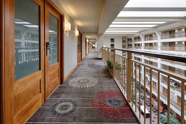 Embassy Suites by Hilton Chicago O'Hare Rosemont — photo 5