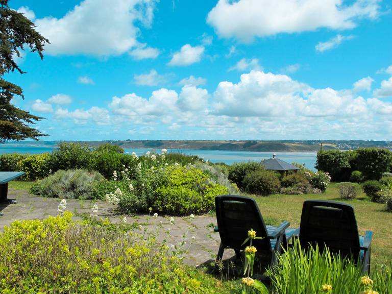 Vacation home with yard, grill & terrace | Sea view — photo 3