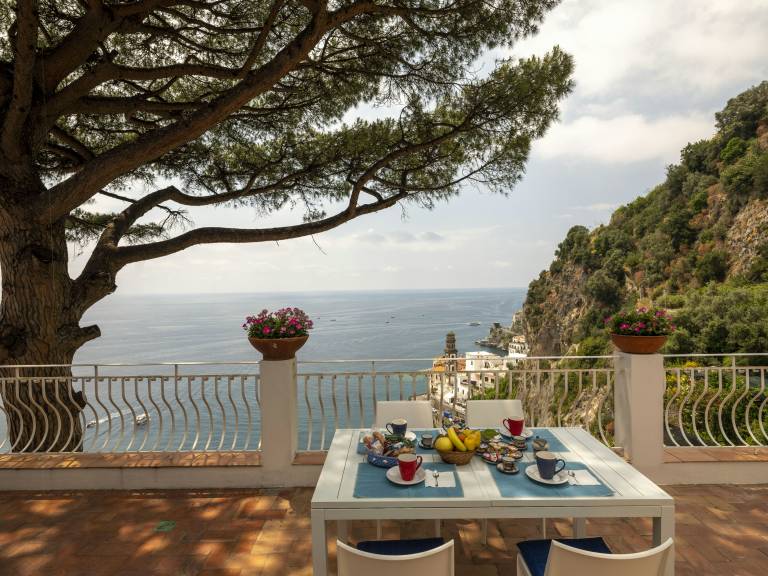 Child-friendly rental apartment with patio & yard | Sea view | Next to the beach | Pets allowed — photo 4