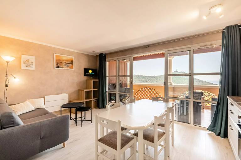 Rental apartment with 2 rooms for 6 persons — photo 3