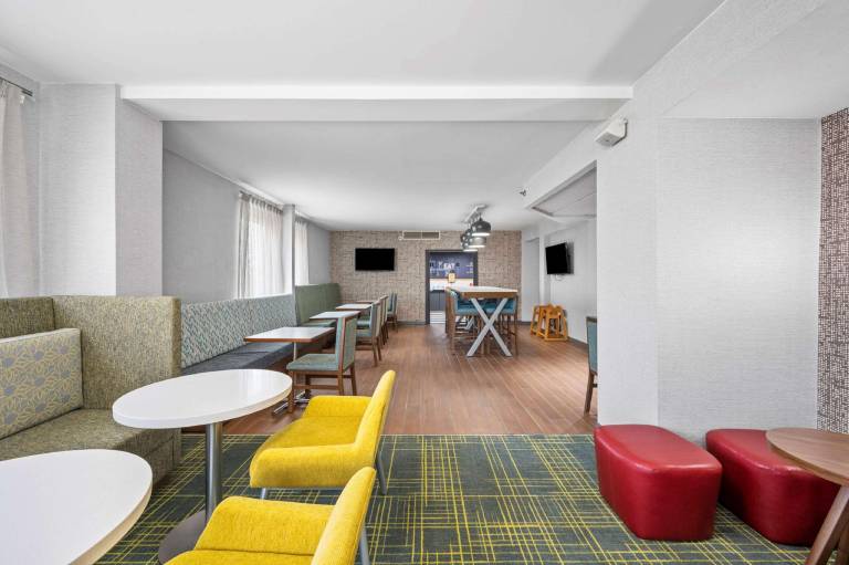 Hampton Inn Cleveland/Westlake — photo 3