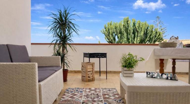 Holiday apartment with terrace | Beach nearby | Dogs allowed in Alcamo