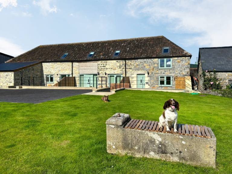 Cottage Broadway