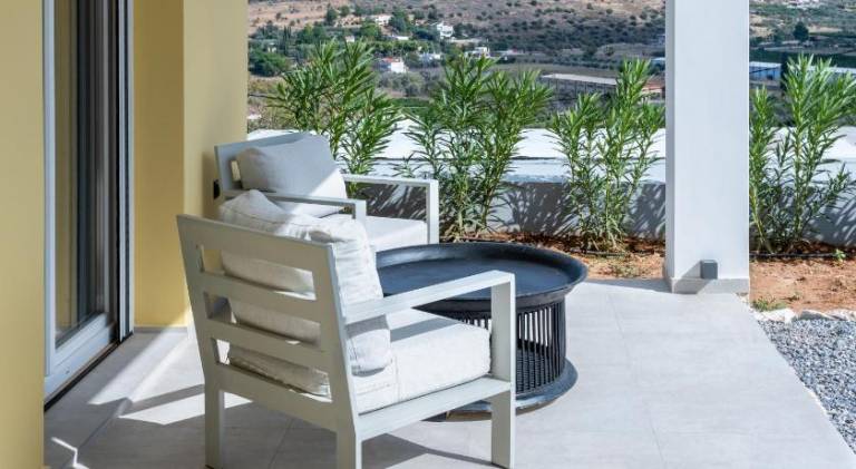 Family-oriented wonderful villa with hot tub, yard & patio | Dogs allowed — photo 5
