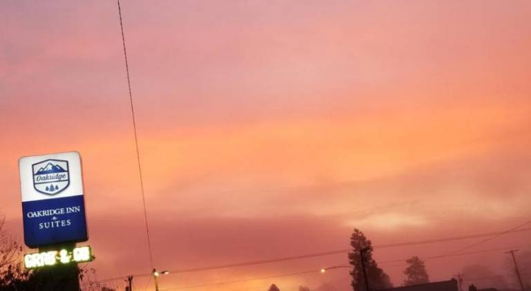 Oakridge Inn & Suites in Oakridge, OR