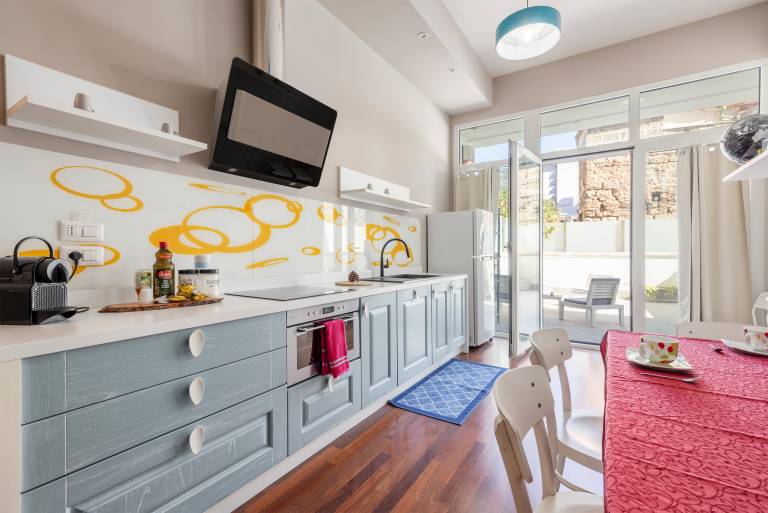 Sacra Famiglia Ausonia Apartment: History and Modern Comfort by the Sea — photo 4