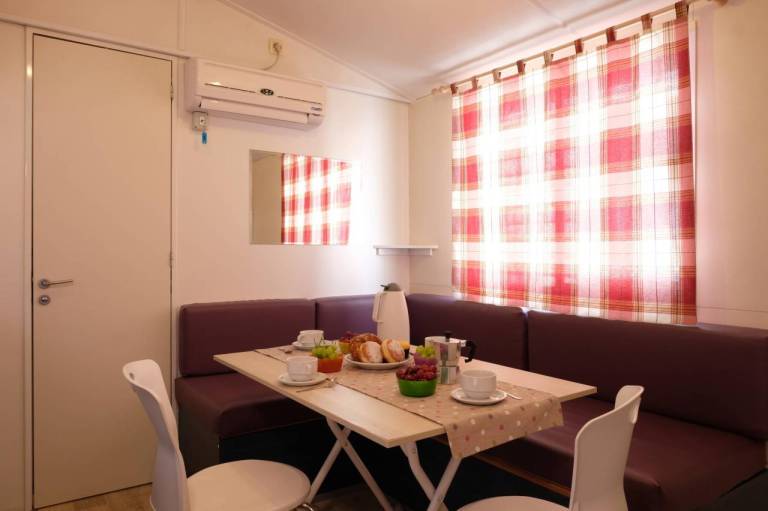 Child-friendly house with patio, garden & barbeque | Close to the beach | Dogs allowed — photo 3