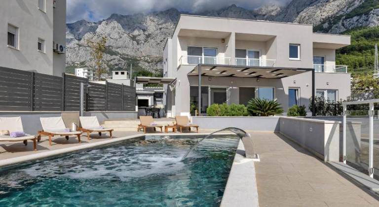 Villa with pool | Pets allowed in Tucepi
