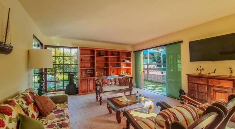 Charming vacation home with pool | Pet-friendly — photo 2