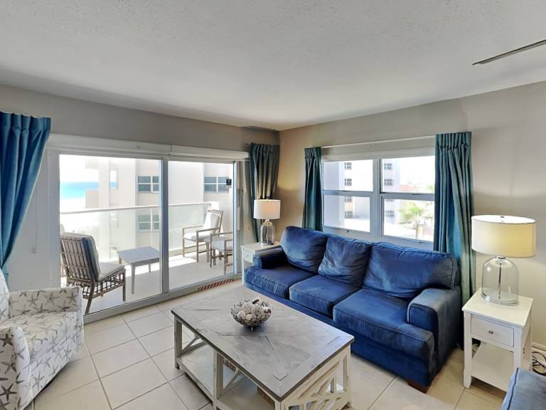 Regency Towers 508 East — photo 2