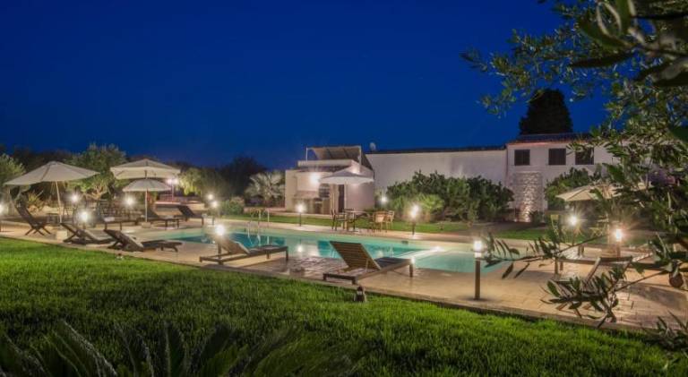 Family-friendly charming holiday apartment with yard, pool & terrace | Pets are welcome in Scicli