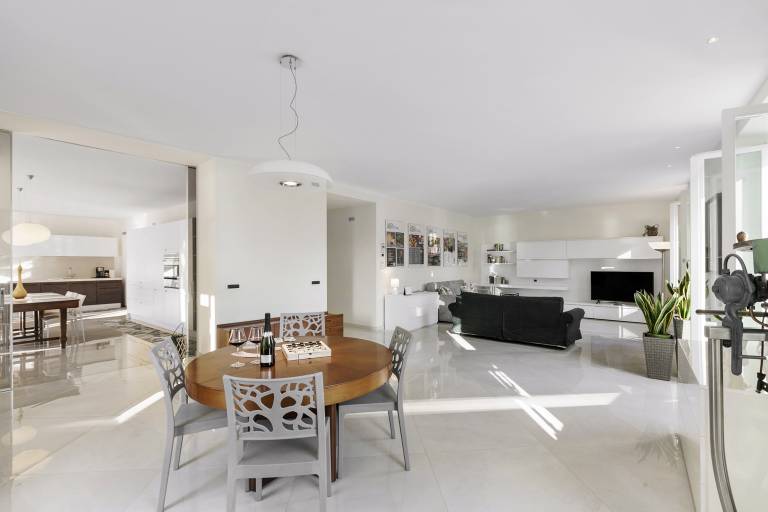 Life & View Luxury Apartment — photo 4