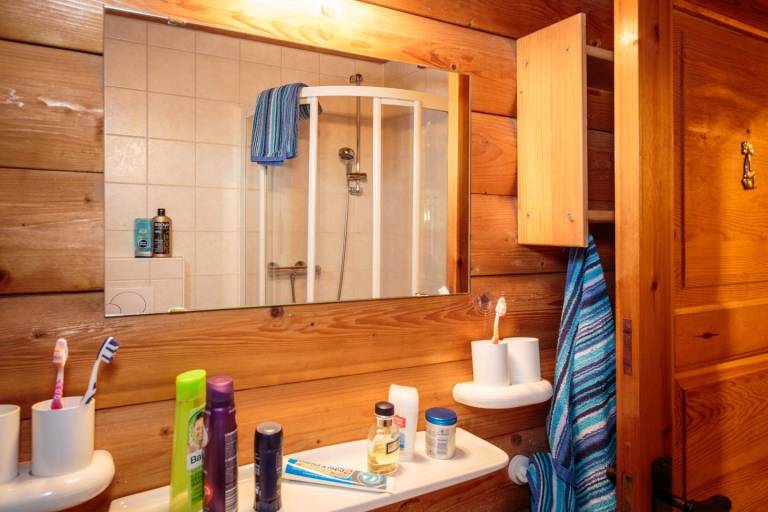 Gemütliches Blockbohlen-Ferienhaus im Ferienpark Achtern Diek — photo 2