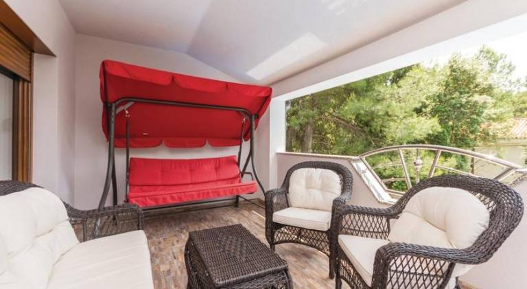 Spacious villa with pool | Pets are welcome — photo 3