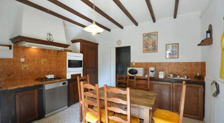 Fully equipped pleasant vacation home with barbeque, heated pool & terrace | Pets are welcome — photo 4