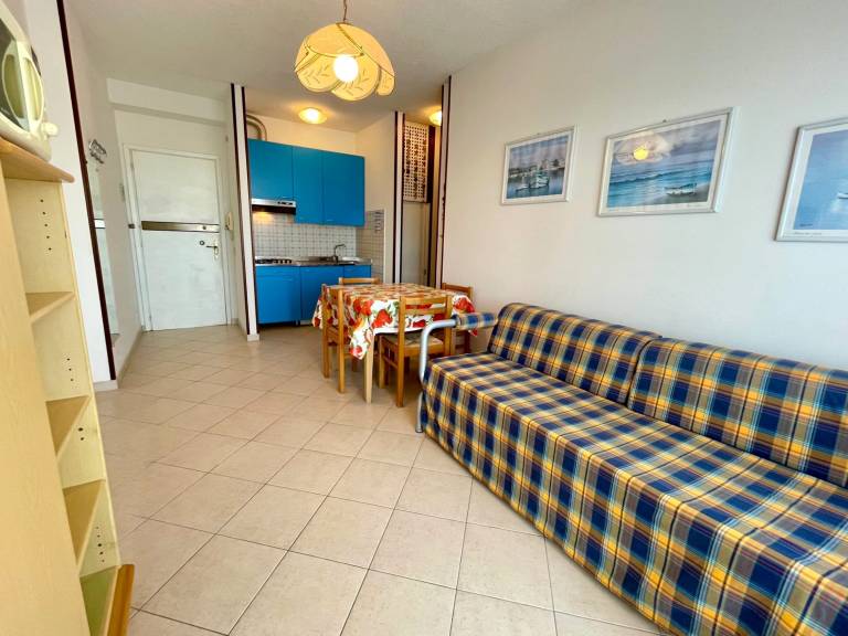 Child-friendly rental apartment with pool | City view | Next to the beach | Pets allowed — photo 3