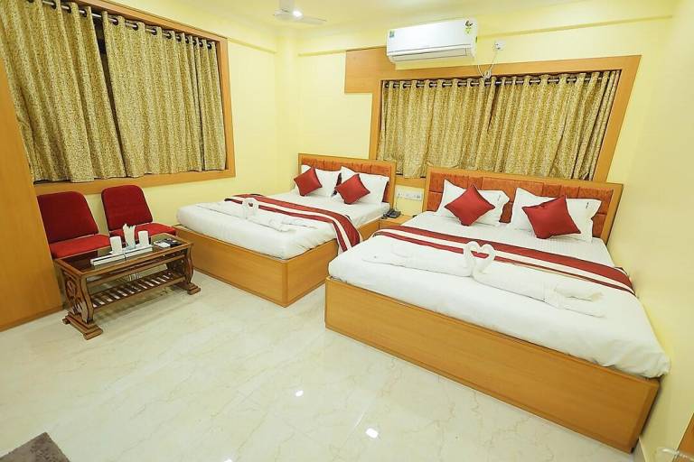 LOTUS HOTEL AND BANQUET — photo 2