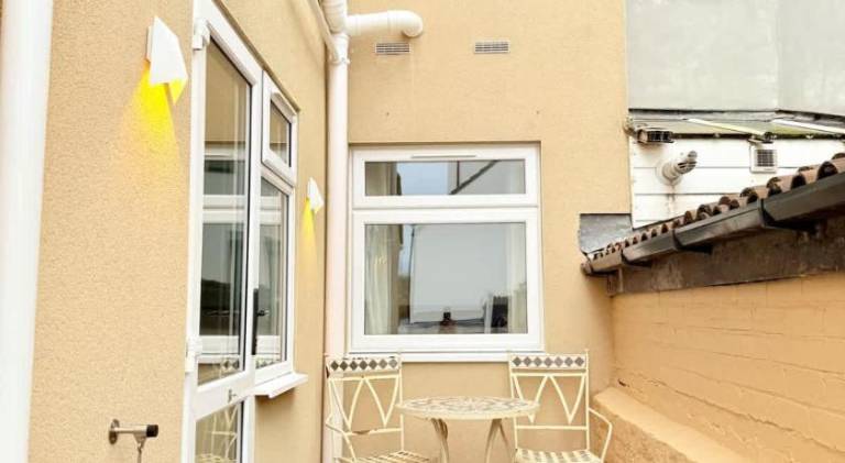 Holiday apartment with 2 rooms for 6 persons — photo 5