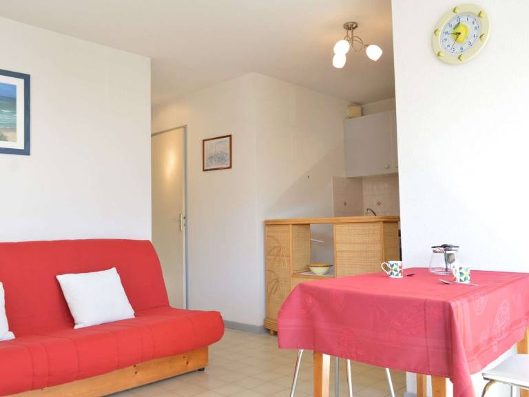 Holiday apartment with pool — photo 3