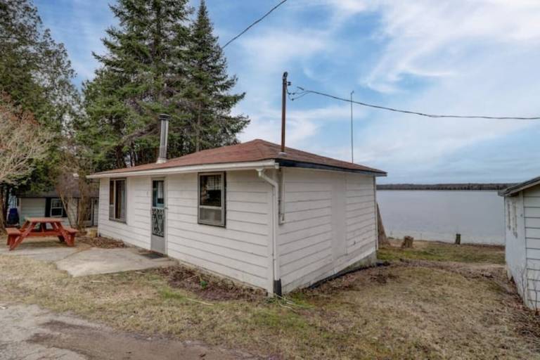 Cabin  Wiarton