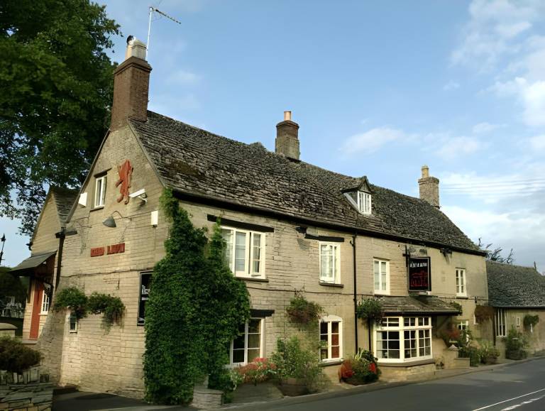 The Red Lion Inn in Warwick