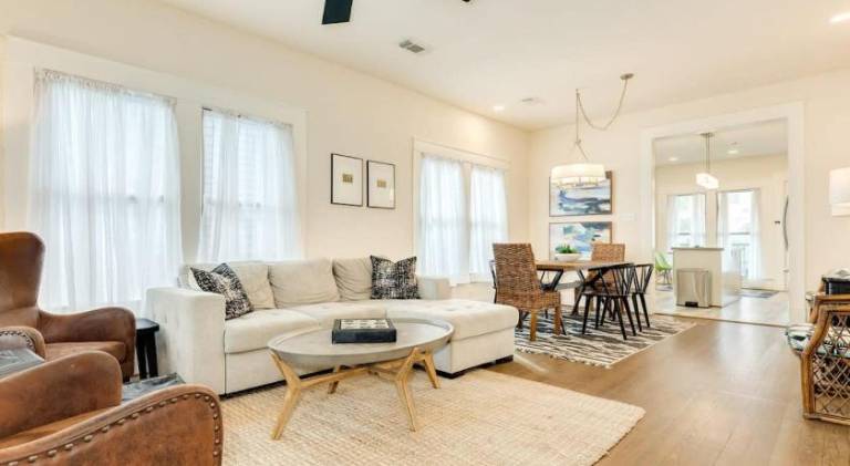 Vacation home with yard & barbecue — photo 3