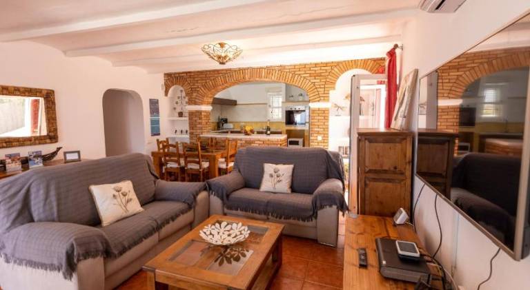 Villa with pool — photo 2