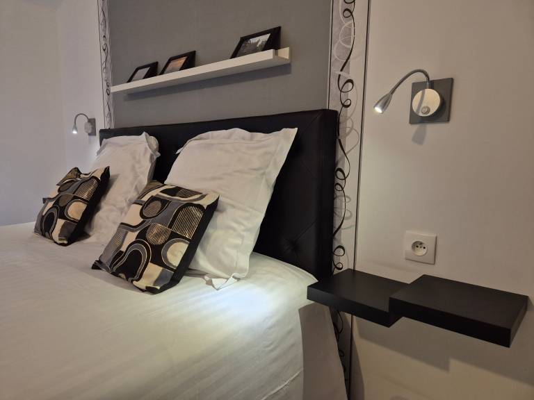 Lovely bed & breakfast with garden & terrace | Garden view | Pet-friendly — photo 4