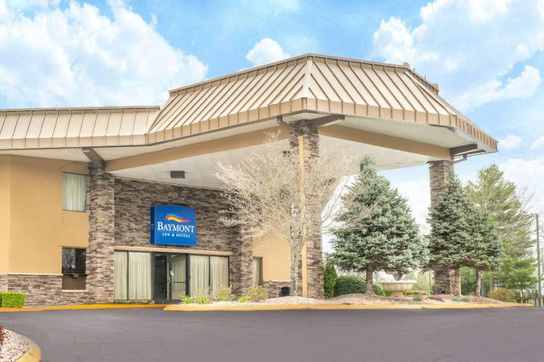 Baymont by Wyndham Knoxville I-75 in Powell, TN
