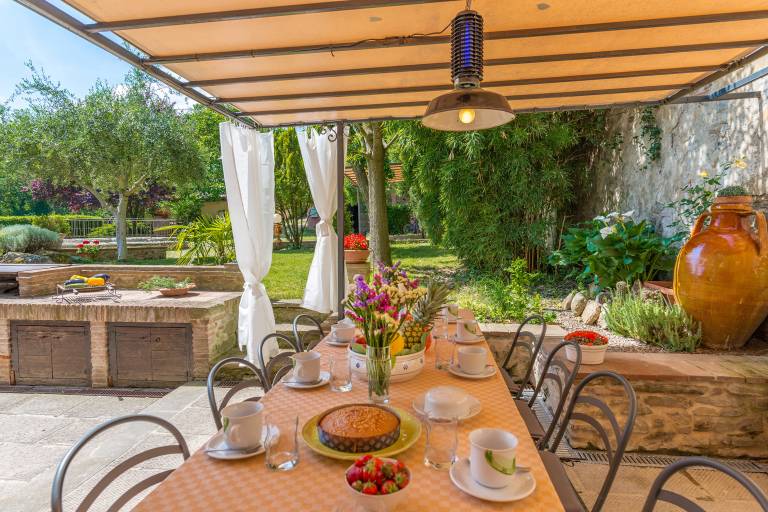 Villa with private pool, grill & garden | Pool view — photo 5