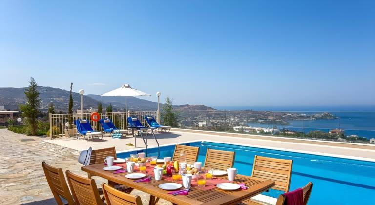 Villa with garden, grill & pool — photo 3