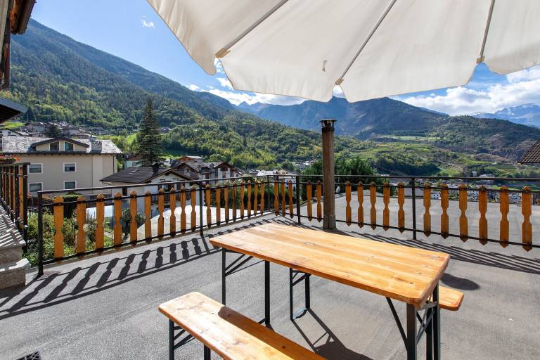 Holiday apartment with patio | Mountain view — photo 5