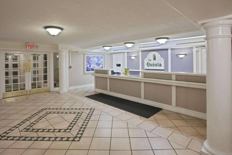 La Quinta Inn by Wyndham Omaha West — photo 3