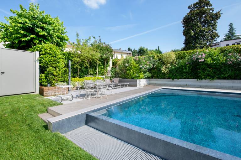 Villa with private pool, terrace & yard | Next to the beach | Pets allowed — photo 4