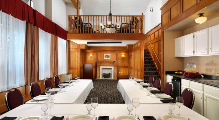 Huntingdon Manor Hotel — photo 2