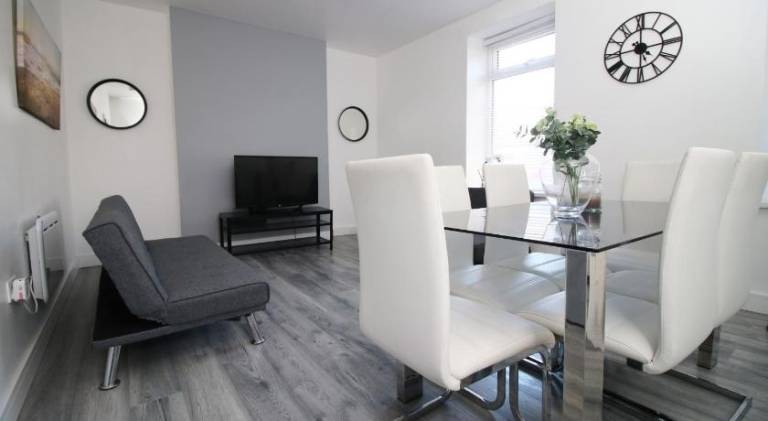 Holiday apartment with 2 rooms for 7 persons — photo 3