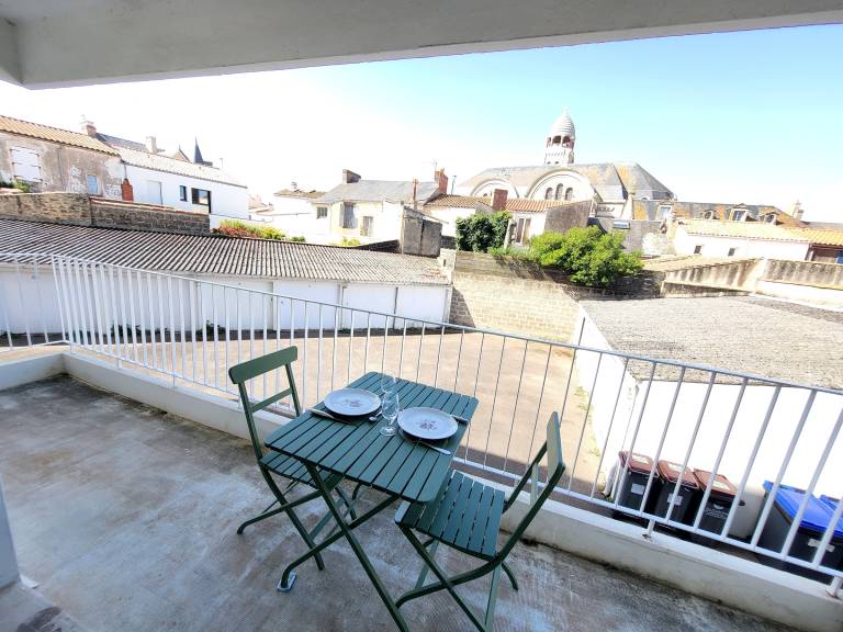 Apartment with 2 rooms for 6 persons — photo 3