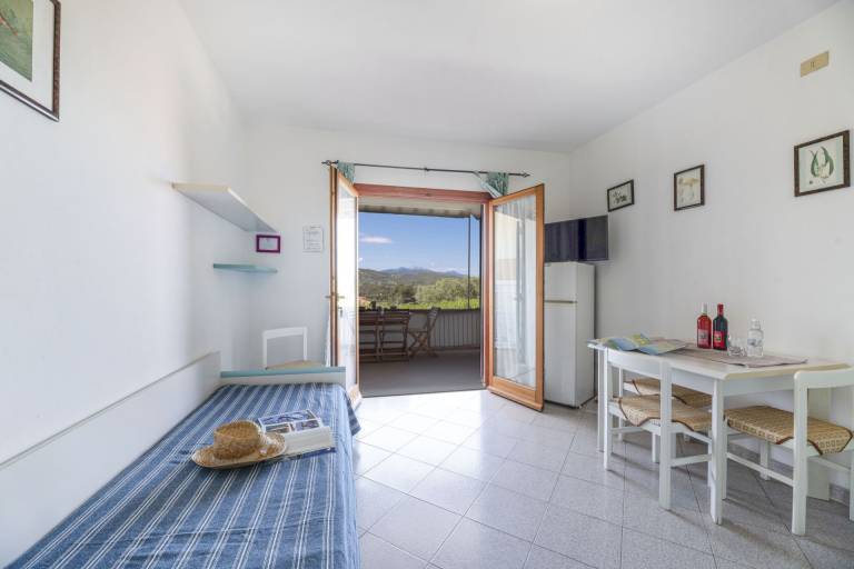 Rental apartment with yard & terrace in Porto Azzurro