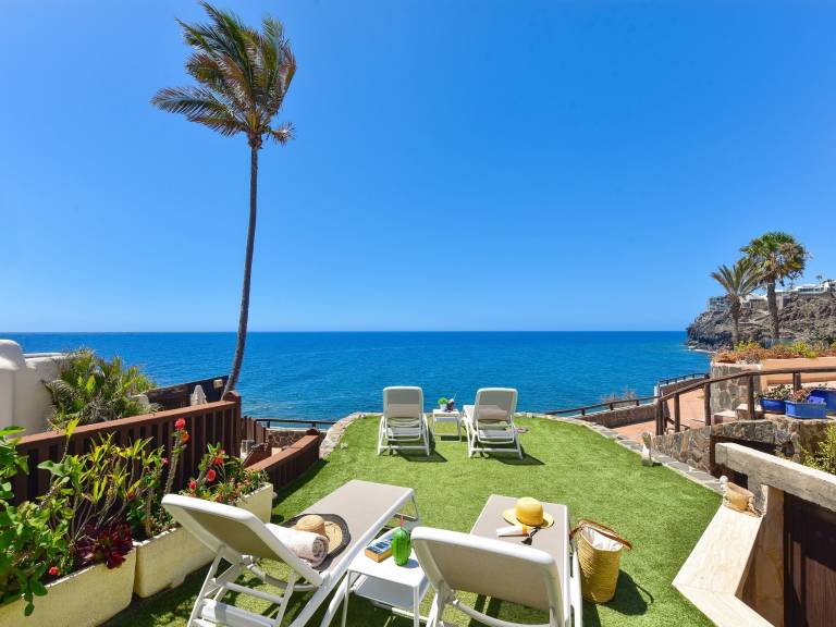 Vacation home with garden, terrace & pool | Sea view — photo 4