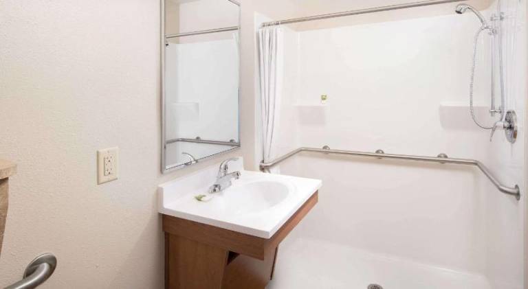 WoodSpring Suites Raleigh Northeast Wake Forest — photo 4