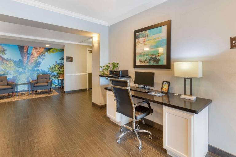 Best Western Visalia Hotel — photo 3