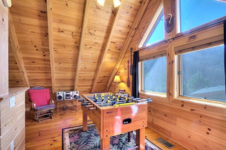 Snuggle Up Cabin by Beyond Expectations with Hot Tub — photo 4