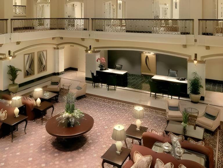 Hotel Blackhawk Autograph Collection