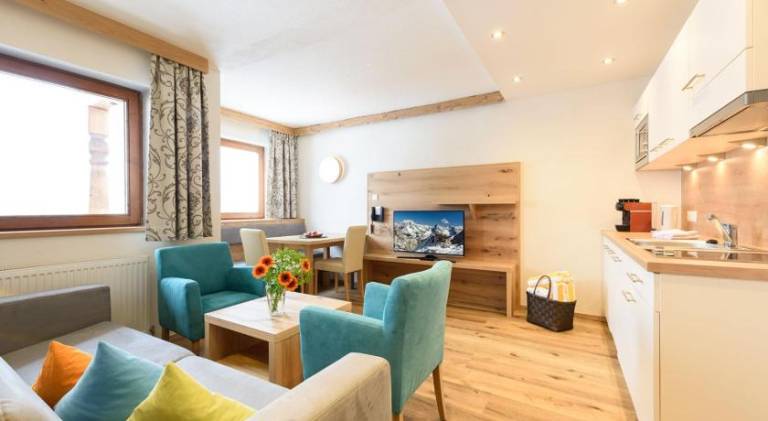 Nice serviced apartment with pool, terrace & garden | Pet-friendly — photo 2