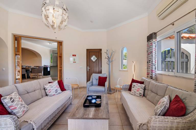 Fully equipped beautiful villa with garden, pool & terrace | Dogs allowed — photo 3