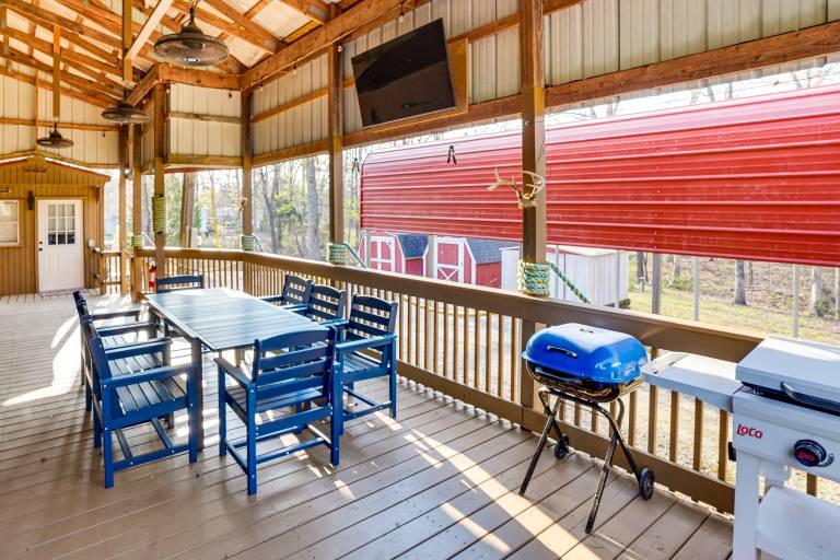 1 Mi to Lake! Angler's Retreat in Gilbertsville in Kent, KY